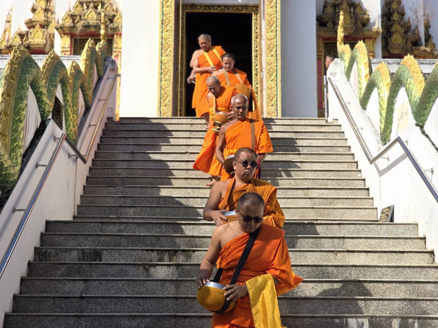 “25 พฤศจิกายน วันกองทุนแม่ของแผ่นดินร้อยดวงใจไทยทั่วหล้า สำนึกในพระมหากรุณาธิคุณอันหาที่สุดมิได้”