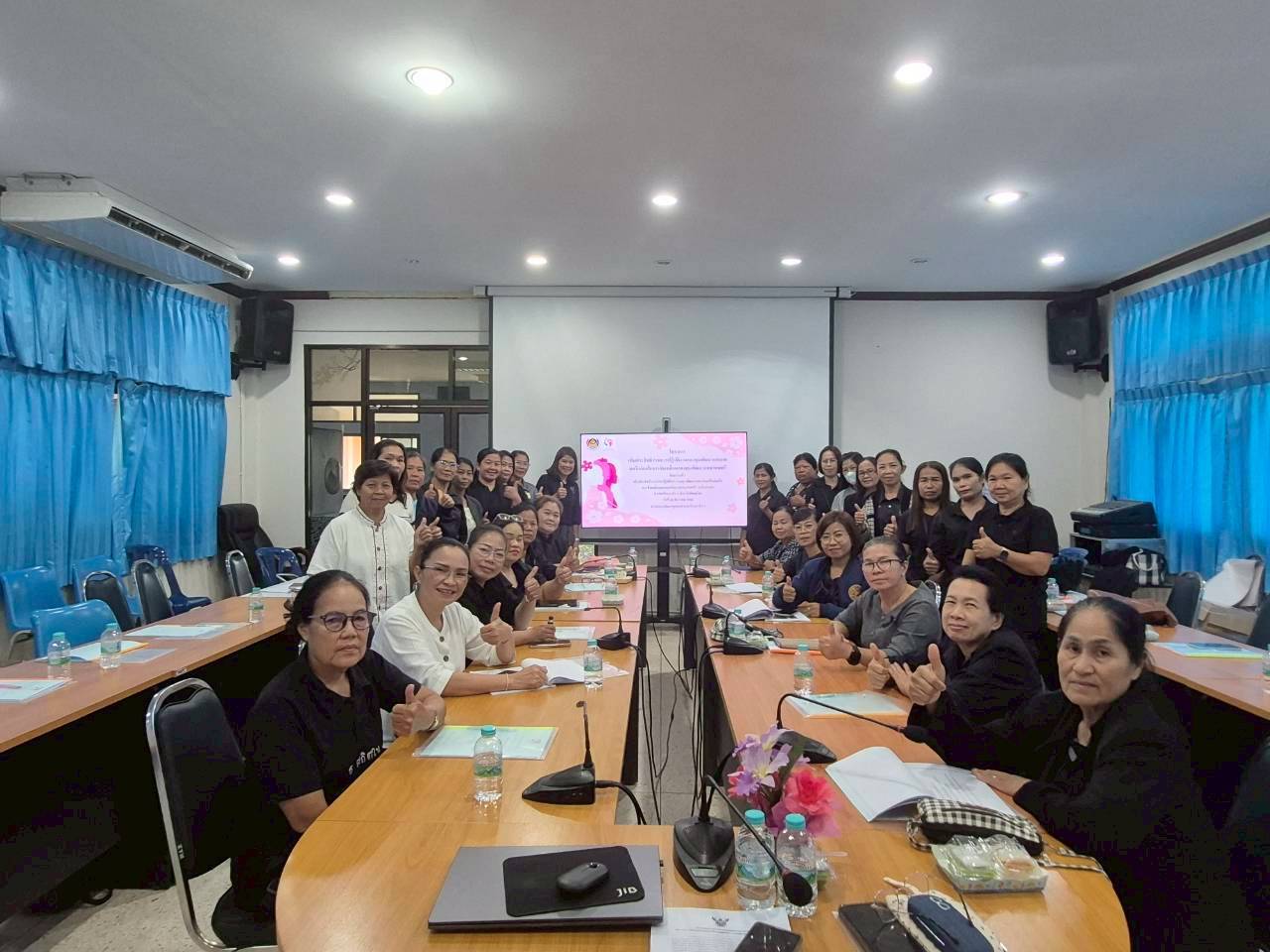 สำนักงานพัฒนาชุมชนอำเภอเนินมะปราง ดำเนินโครงการเพิ่มประสิทธิภาพการปฏิบัติงานกองทุนพัฒนาบทบาทสตรีแก่กลไกการขับเคลื่อนกองทุนพัฒนาบทบาทสตรี                           กิจกรรมที่ 1 เพิ่มประสิทธิภาพการปฏิบัติงานกองทุนพัฒนา  