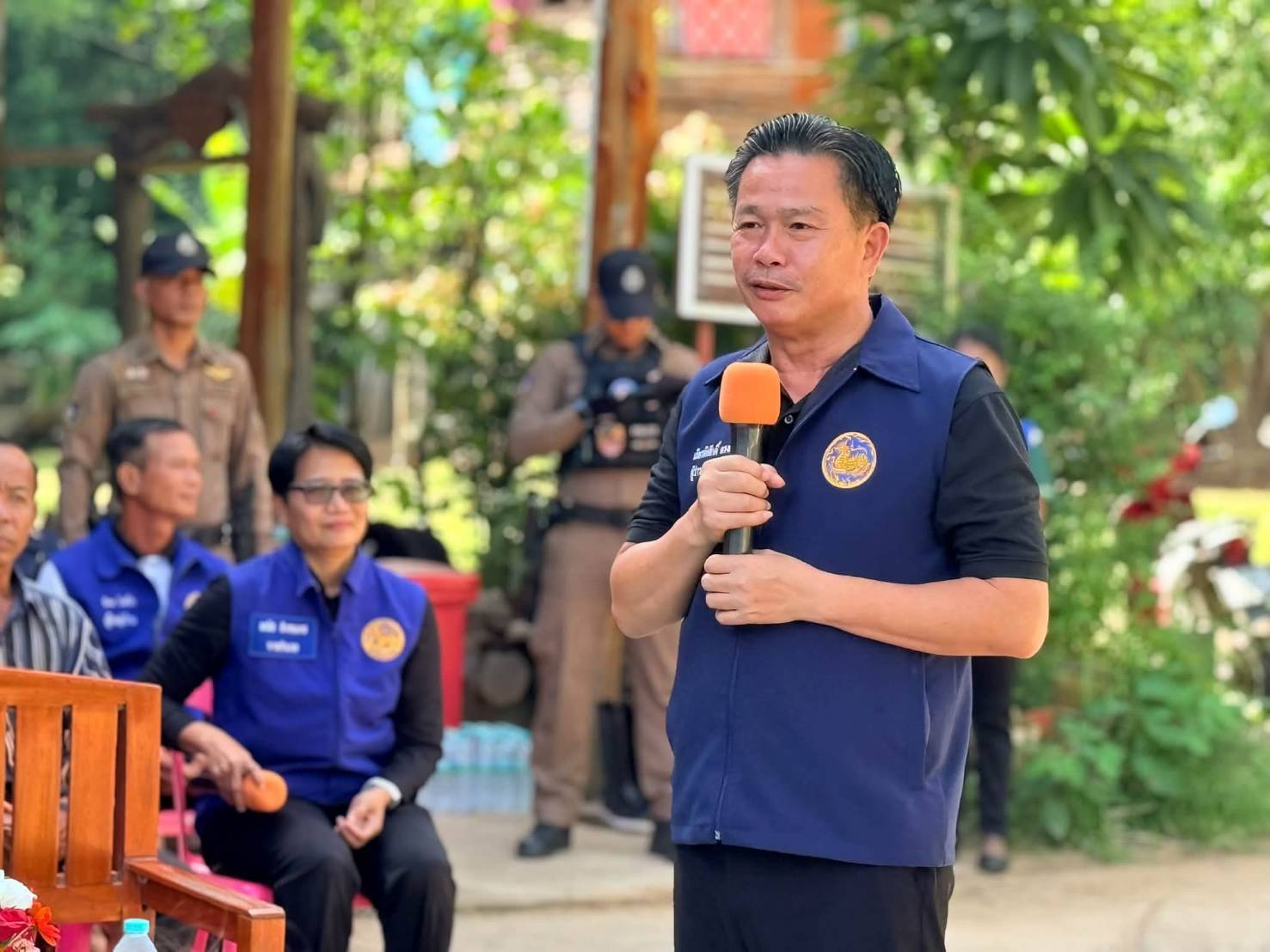  สพอ.เนินมะปรางร่วมลงพื้นที่ มอบถุงยังชีพช่วยเหลือผู้ประสบอุทกภัยและกลุ่มเปราะ เติมกำลังใจให้ประชาชน ตำบลชมพู