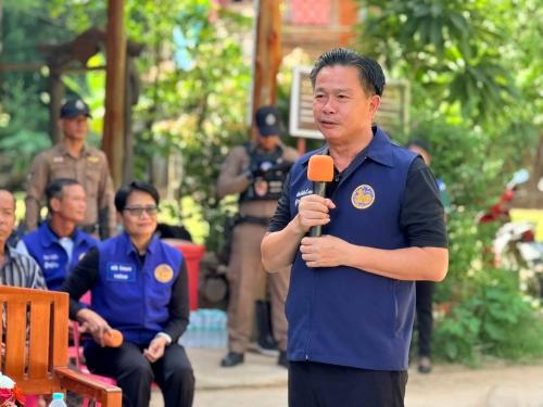  สพอ.เนินมะปรางร่วมลงพื้นที่ มอบถุงยังชีพช่วยเหลือผู้ประสบอุทกภัยและกลุ่มเปราะ เติมกำลังใจให้ประชาชน ตำบลชมพู